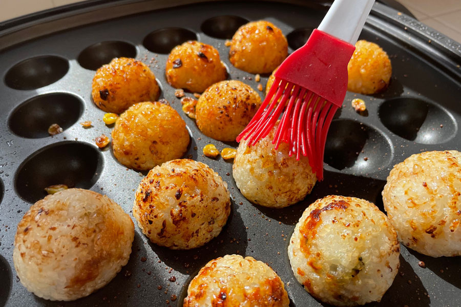 Why Choose a Cast Iron Takoyaki Pan? Pros and Recommendations